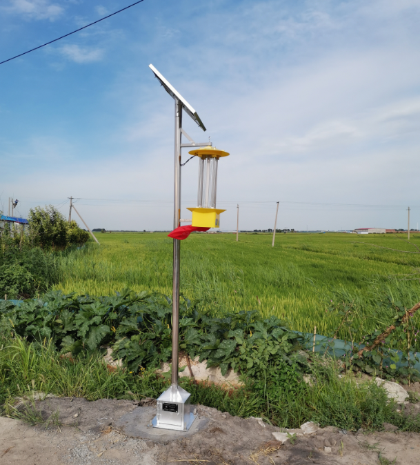 云飛頻振式太陽能殺蟲燈